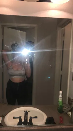 OnlyFans cuenta xbrokebitchx header 2