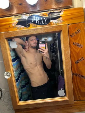 OnlyFans cuenta amateur-nerd previous_avatars_1 3