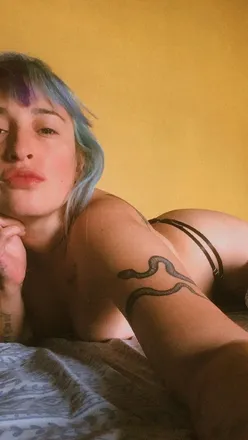 OnlyFans cuenta irismagicgirl header 2
