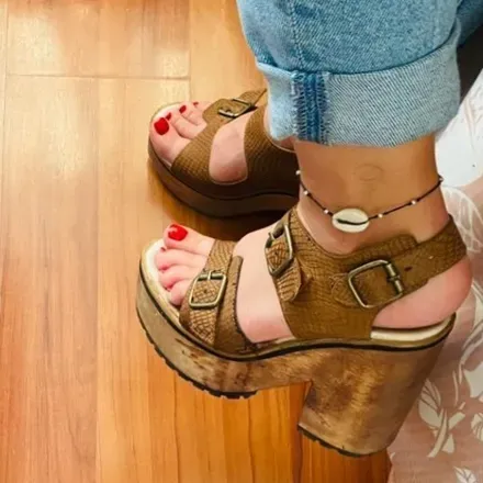 OnlyFans account  lovely_feet_girl avatar 1