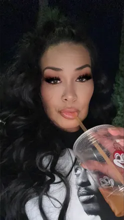 OnlyFans cuenta yvette2214 header 2