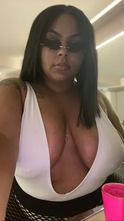 OnlyFans cuenta oni_boni header 2