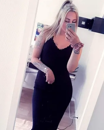 OnlyFans cuenta honeybubbie header 2