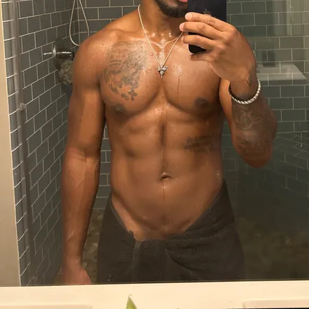 OnlyFans cuenta captaincurvee header 2