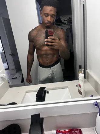 OnlyFans cuenta toolivetru header 2