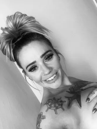OnlyFans cuenta pinupflic header 2