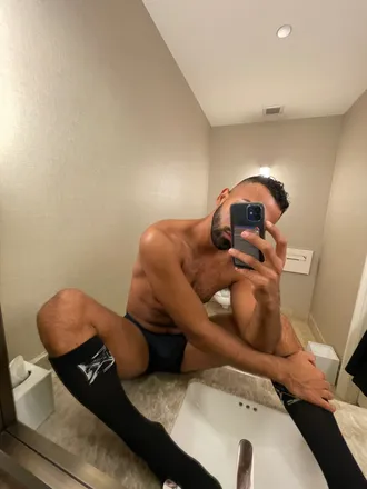 OnlyFans cuenta kinglouie69 header 2