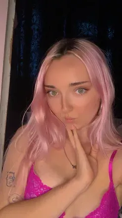 OnlyFans cuenta strawberryhaze1011 avatar 1