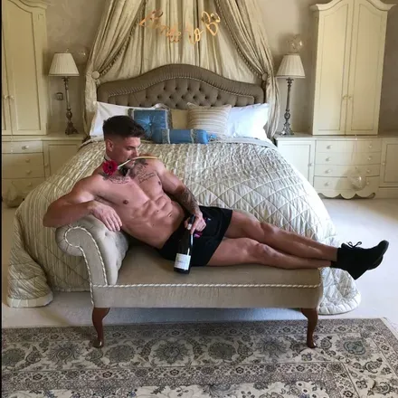 OnlyFans account  buffbutler header 2