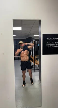 OnlyFans cuenta mcrippedd header 2