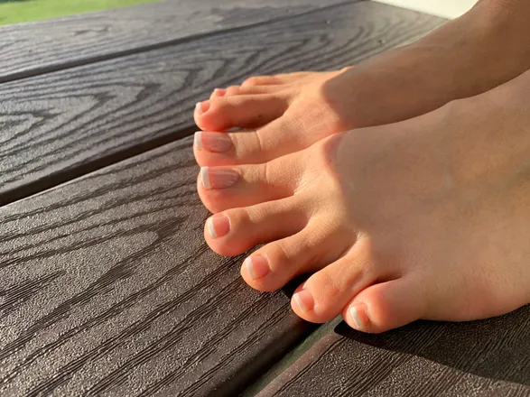 OnlyFans cuenta ashleysssfeet header 2
