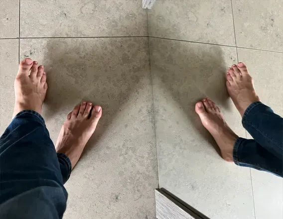 OnlyFans cuenta sungofeet header 2