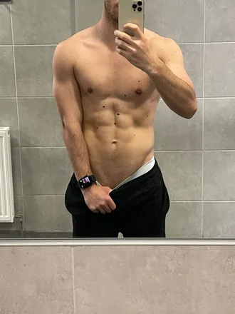 OnlyFans cuenta discreettommy header 2