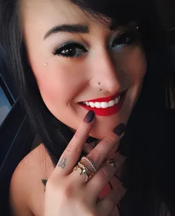 OnlyFans account  vanequeen avatar 1