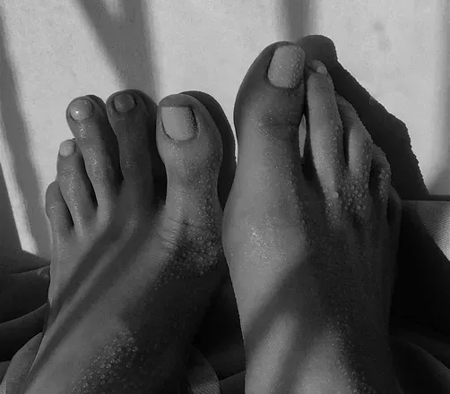 OnlyFans cuenta evifeet header 2