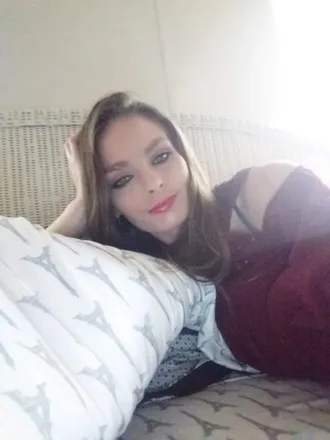 OnlyFans cuenta differentkindabarbie header 2
