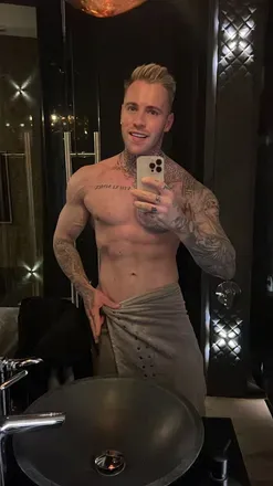 OnlyFans cuenta goldeninked header 2