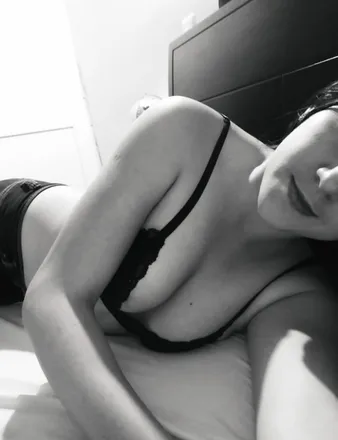OnlyFans cuenta sara_gray header 2