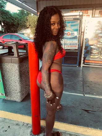 OnlyFans cuenta peach2102 header 2