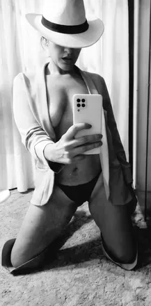 OnlyFans cuenta tuconnielove avatar 1