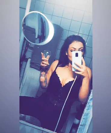 OnlyFans cuenta brooonzee header 2