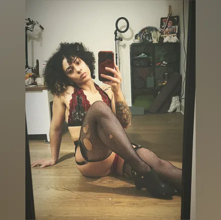 OnlyFans cuenta apple_bottom_eve header 2