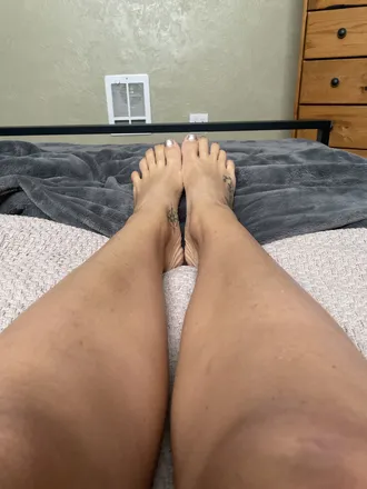 OnlyFans cuenta madlegsandfeet header 2