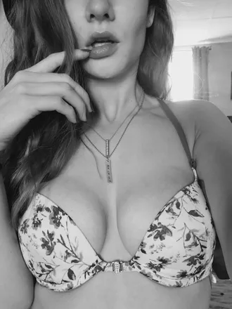 OnlyFans cuenta sophiadoll_85 header 2