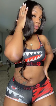 OnlyFans cuenta iamxpeanut header 2