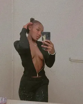 OnlyFans cuenta thouxana7 avatar 1