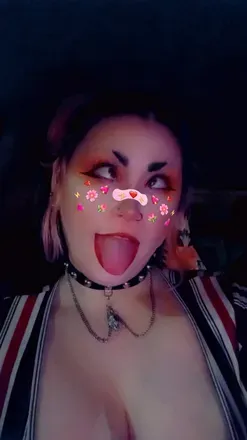 OnlyFans cuenta idkawkwardmaybe avatar 1