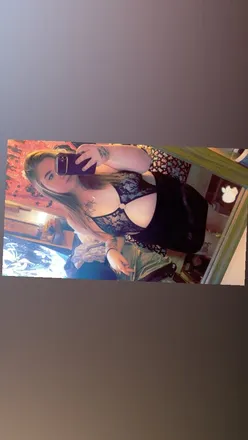 OnlyFans cuenta mspoppinshitt header 2