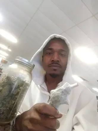 OnlyFans cuenta budtender810 avatar 1