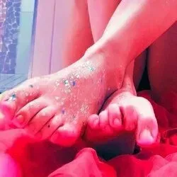 OnlyFans cuenta lunaughty_feet avatar 1