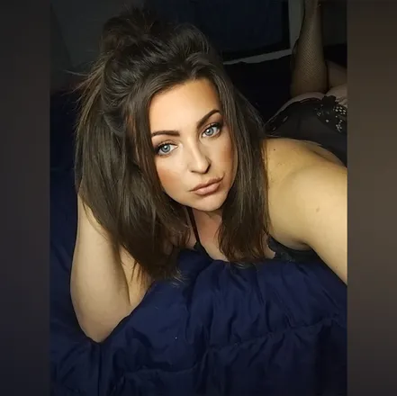 OnlyFans cuenta white-lilly header 2