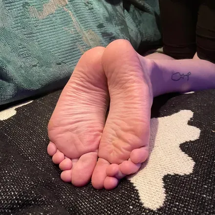 OnlyFans cuenta marciefeet header 2