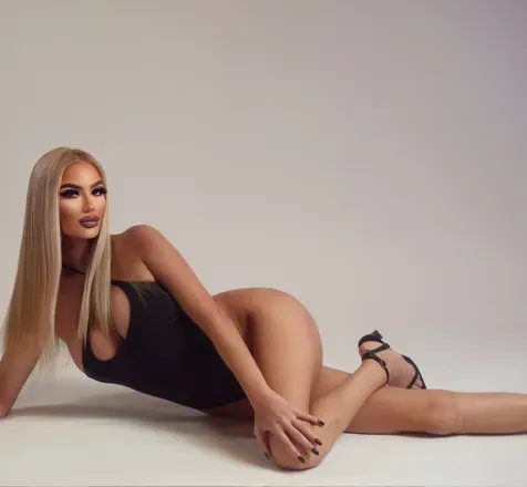 OnlyFans cuenta oliviagrace4 header 2