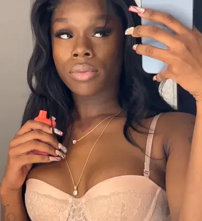 OnlyFans cuenta prettytika avatar 1