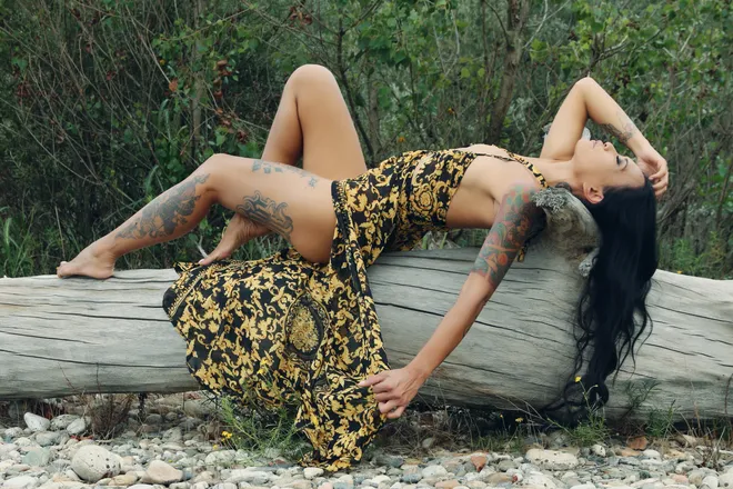 OnlyFans cuenta pupathai header 2