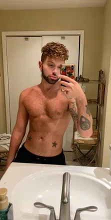 OnlyFans cuenta vitovaziri avatar 1