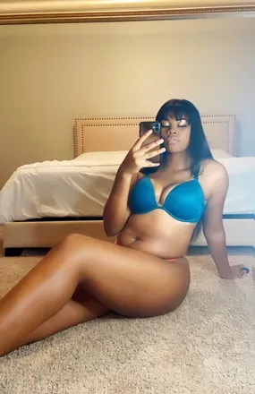 OnlyFans cuenta kyradelano avatar 1