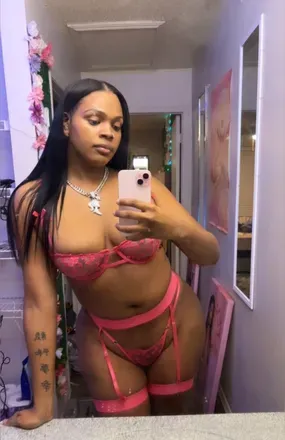 OnlyFans cuenta pretttygirllle avatar 1