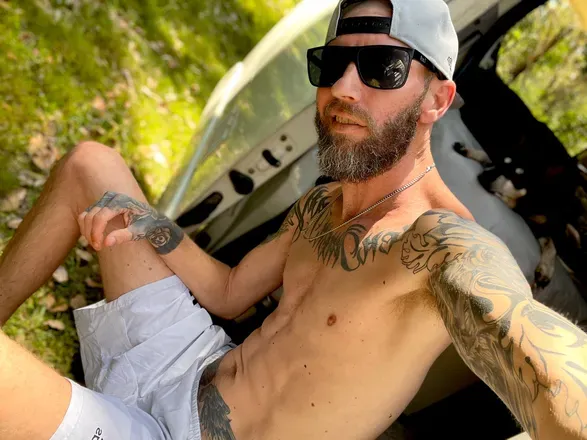 OnlyFans account  aussieinked header 2