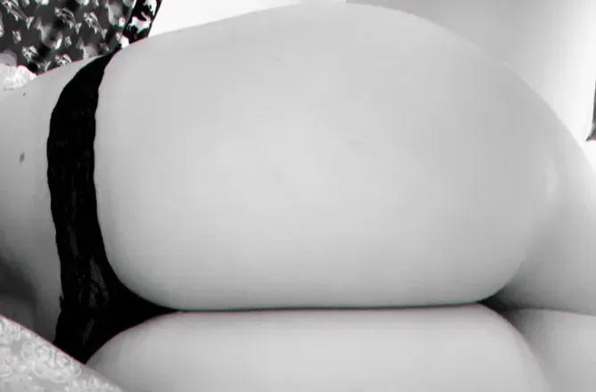 OnlyFans cuenta theweirdwaifu header 2
