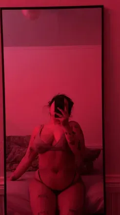 OnlyFans cuenta pisskween avatar 1
