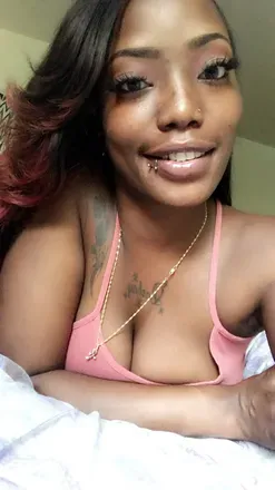 OnlyFans cuenta sharlyz header 2