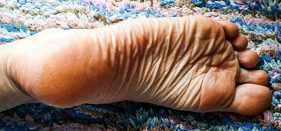OnlyFans cuenta cutefeetiew header 2