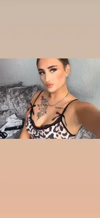 OnlyFans cuenta itsyourgirlliv header 2
