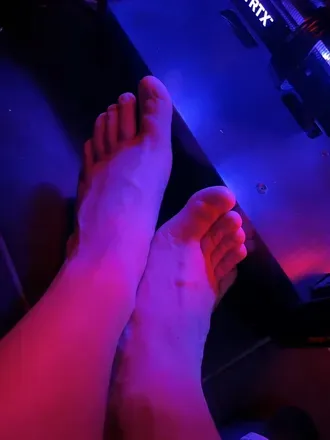 OnlyFans cuenta feet_man_25 avatar 1