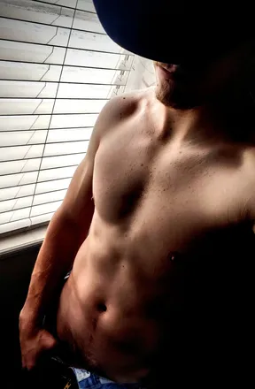 OnlyFans cuenta nakedcountryboy header 2